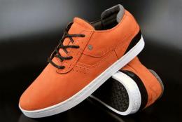 Globe Sneaker Comanche Low Rust