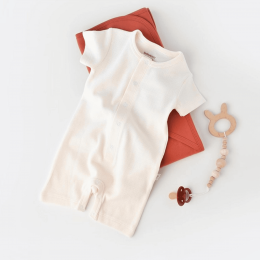 Kurzarm-Strampler aus Bio-Baumwolle